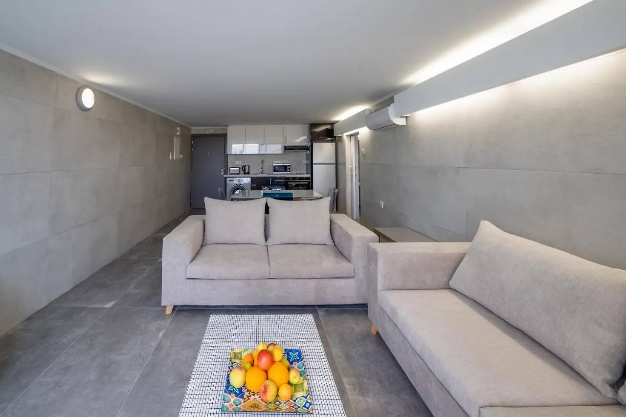 Gevoni Deluxe Suites Ayia Napa Apartment